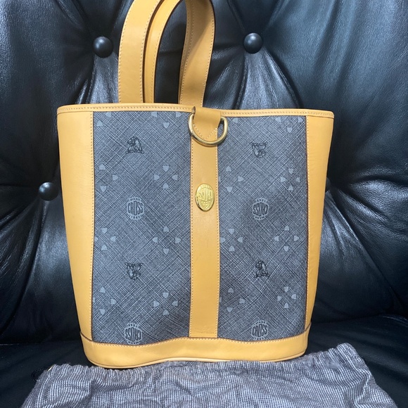 Mark Cross 1845 Italy Vintage sling strap bucket bag leather pre loved purse - Picture 3 of 12